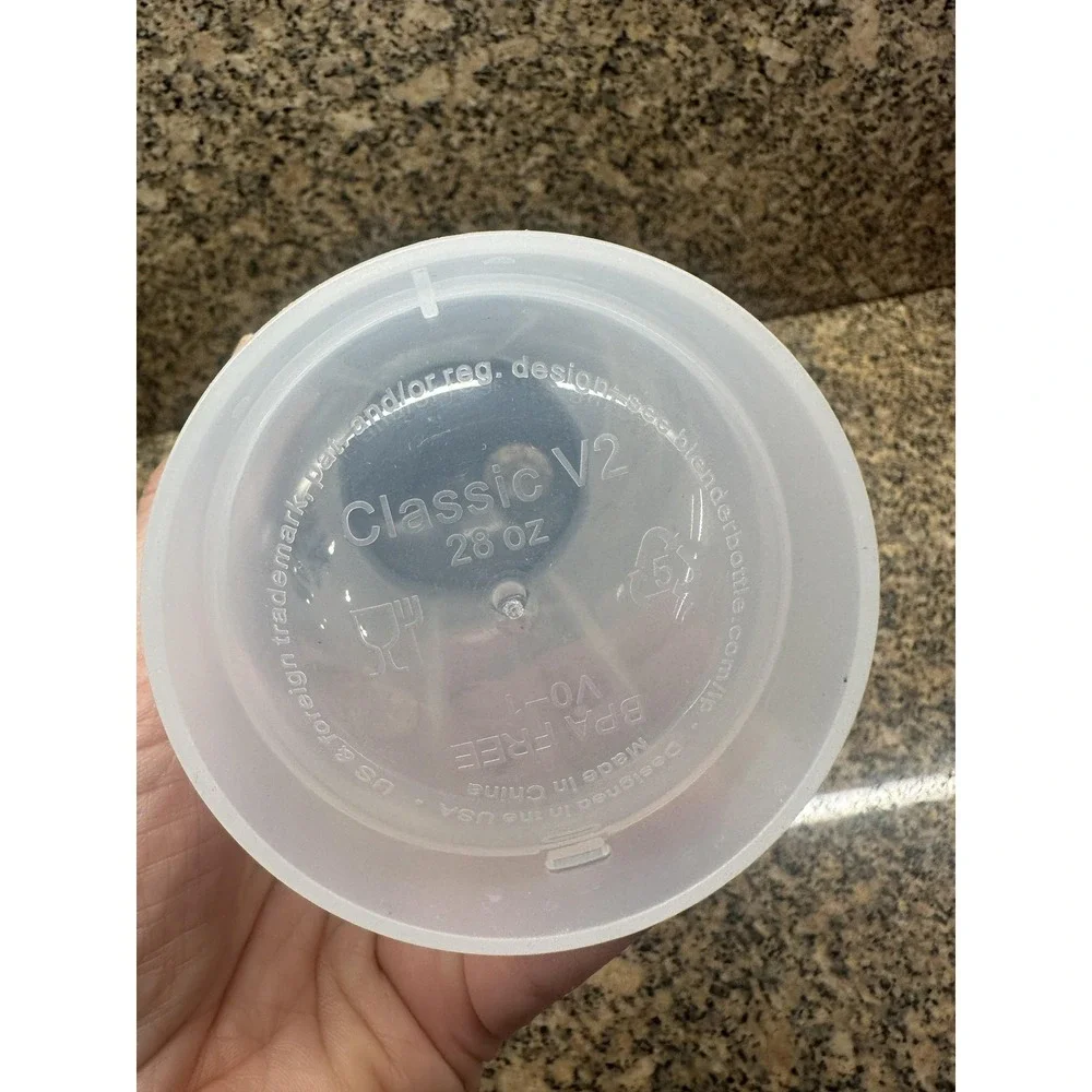 BlenderBottle Classic V2 28 Oz Shaker Bottle Black Lid Clear‎ BPA-Free Protein